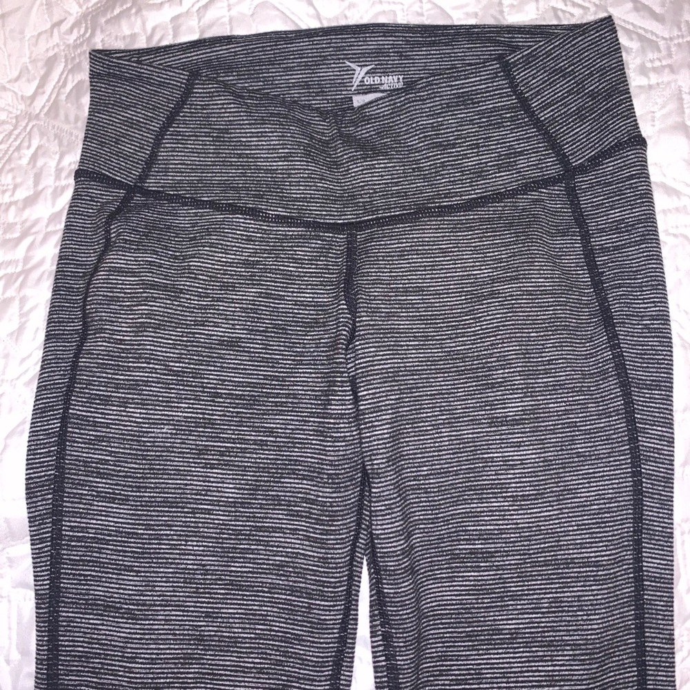 Old navy cropped leggings